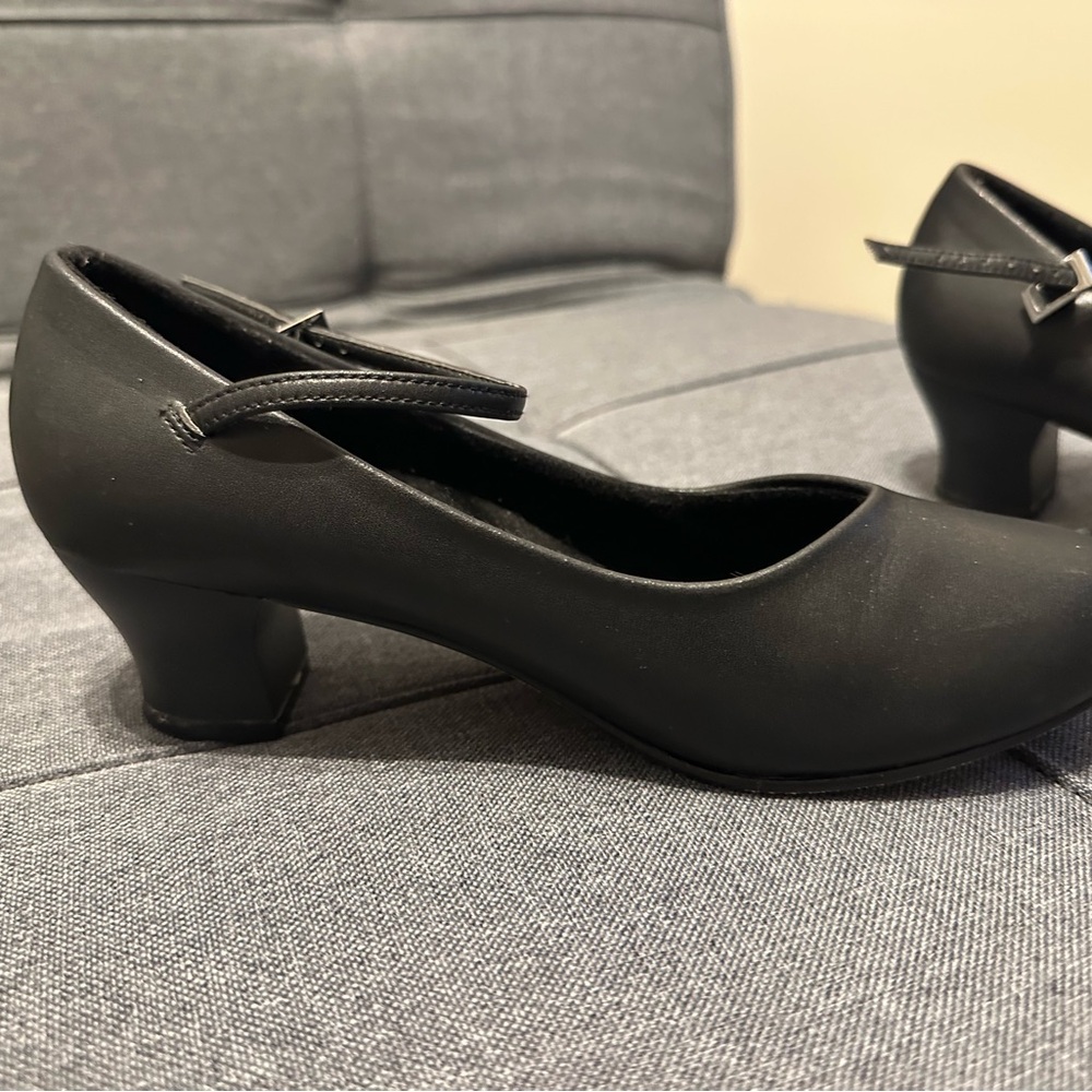 Women's Black Character Shoes size 6.5w